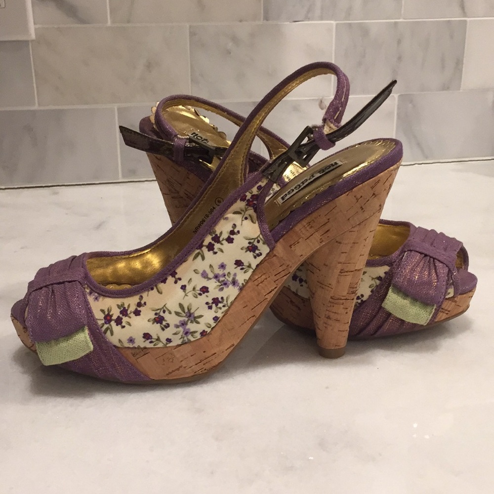 🌺 Flower Print Platform Heels 🌺